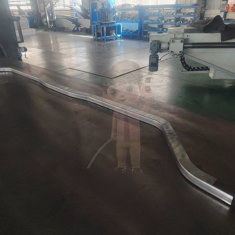 汽車鐵質(zhì)保險杠支架