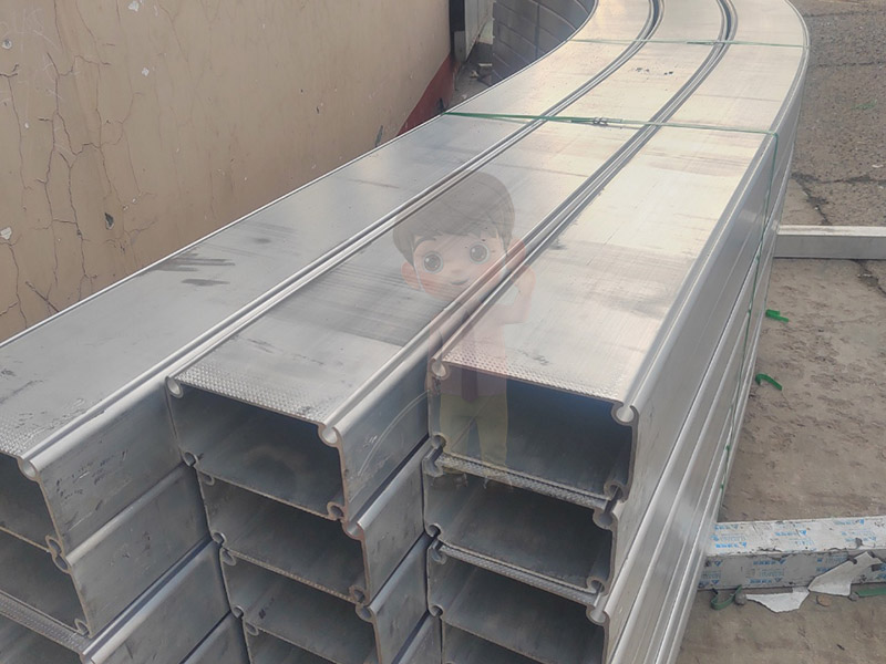 山海關(guān)拉彎加工在建筑與機械制造中的重要性：推動行業(yè)發(fā)展的新動力