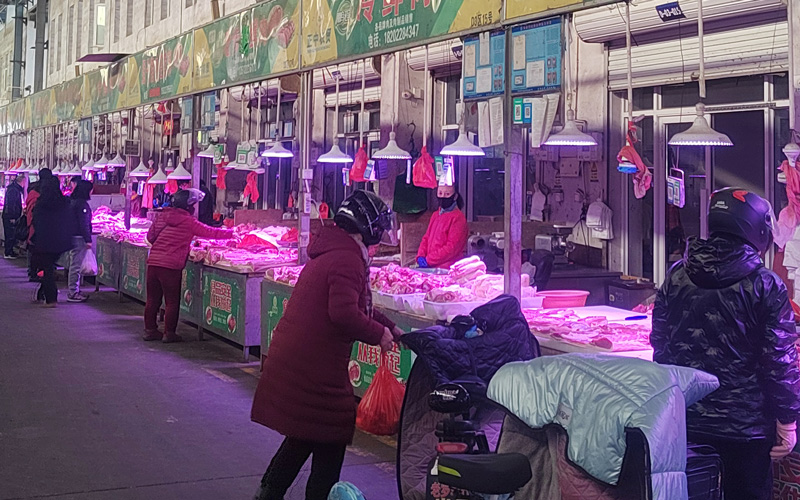 盛達偉業(yè)北京型材拉彎廠冬季關懷：發(fā)放勞動保護用品與組織聚餐活動的雙重溫暖