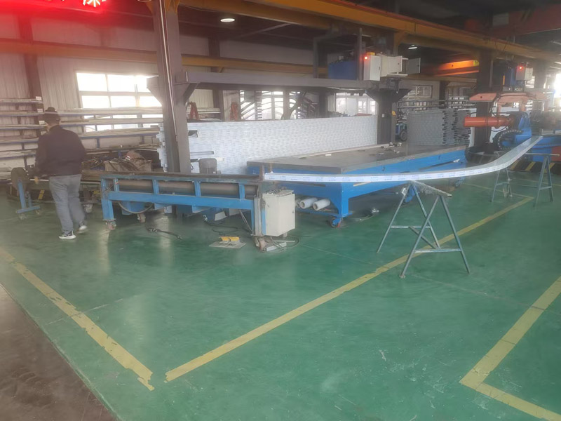 北京幕墻型材拉彎加工設(shè)備的選型與維護：確保加工精度與生產(chǎn)效率的關(guān)鍵因素